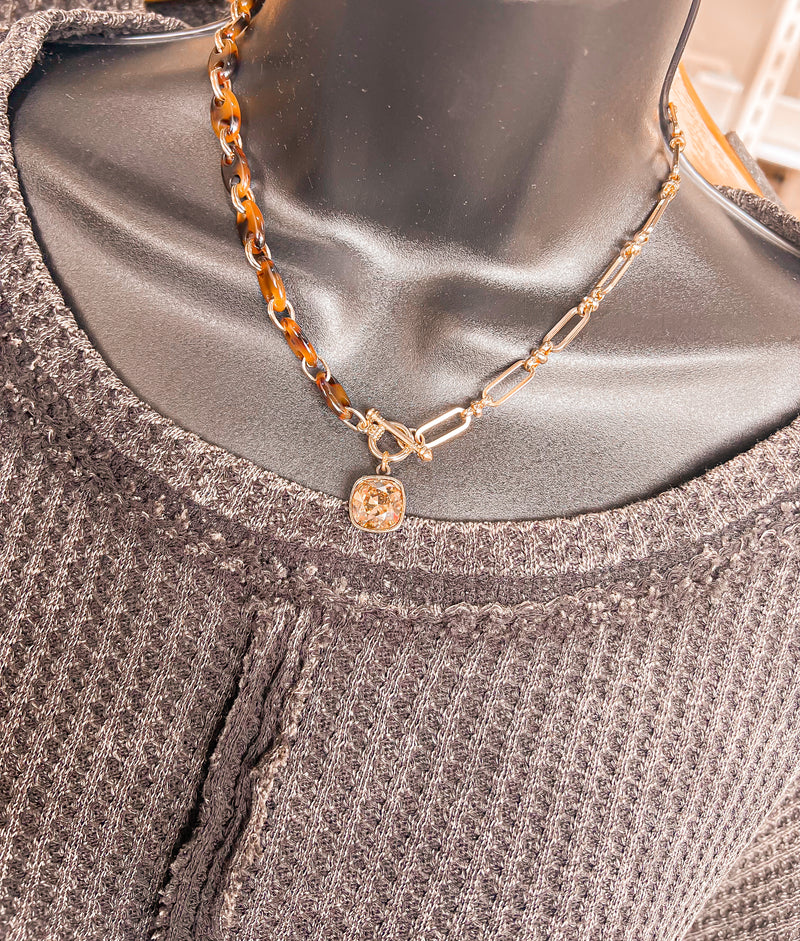 PINK PANACHE-1CNC H104-GOLD/TORTOISE LOOK CHAIN W/ 12MM BRONZE/GOLDEN CUSHION CUT DROP TOGGLE FRONT NECKLACE